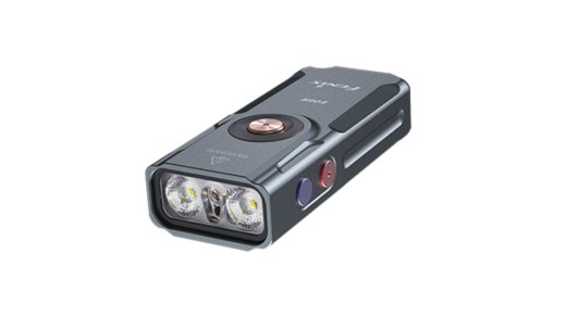 Náhledový obrázek - Univerzalitu a kompaktní rozměry kapesní baterky Fenix E06R uvítají amatéři i profesionálové