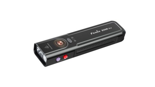 Náhledový obrázek - Kapesní svítilna Fenix E06R PRO je ideální pro každodenní nošení a zároveň udivuje polyfunkčností